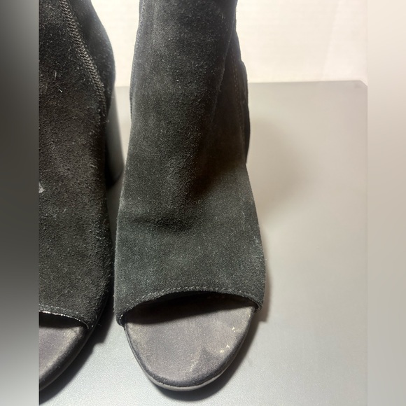 KENNETH COLE REACTIONFringe Suede Open Toe Booties - Picture 7 of 9